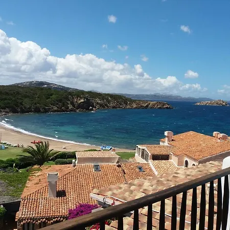 アパート Elegante Vista Mare I Delfini Di Cala Del Faro Cala Granu ポルト・チェルボ